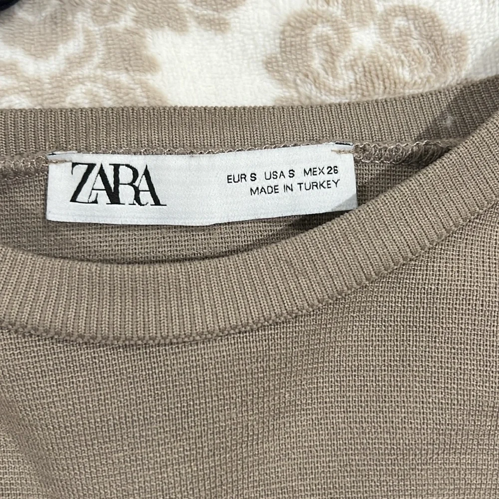 Elegant Beige Zara Small Top - Picture 2 of 5